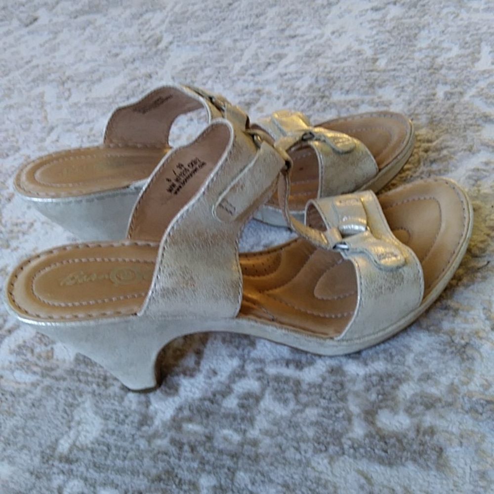 Born Crown Metallic Leather Heeled Sandal 8M/W Beige Cream Metallic